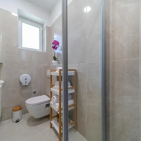 Belamar Luxury سبليت